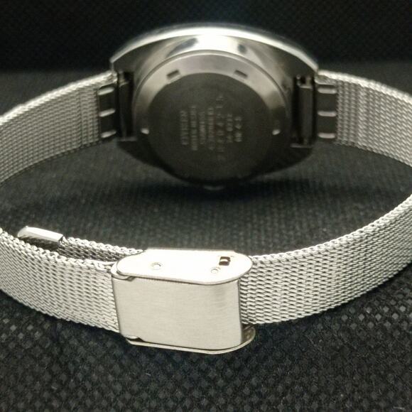 Vintage 1989 Citizen Automatic Womans Silver  Watch W/daydate & Blue accents main image 8